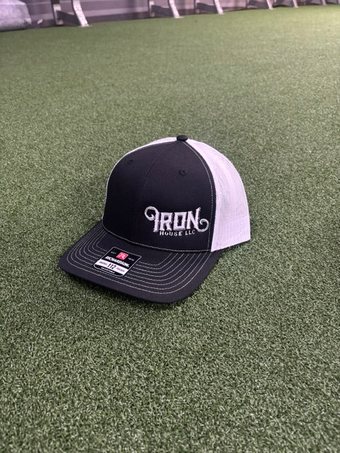 IRON HOUSE HAT BLACK/WHITE